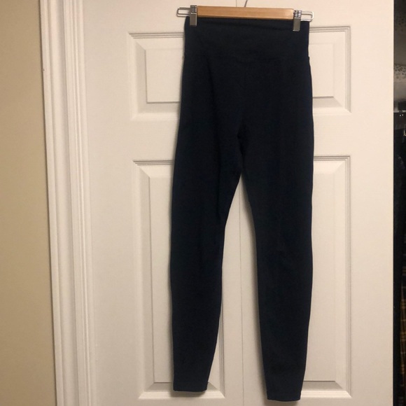 Alphalete Surface Path Leggings in NAVY - Picture 6 of 7